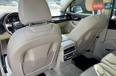 Позашляховик / Кросовер Audi Q7 2016 в 