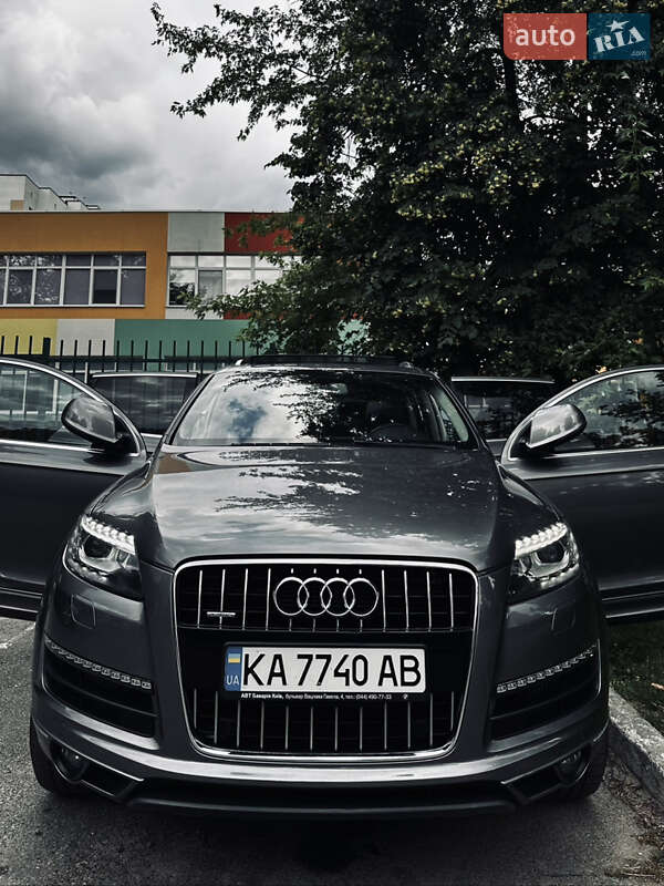 Внедорожник / Кроссовер Audi Q7 2011 в Вишневом