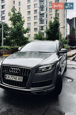Позашляховик / Кросовер Audi Q7 2011 в 