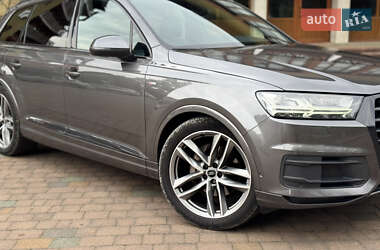 Внедорожник / Кроссовер Audi Q7 2018 в 