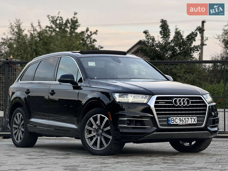 Позашляховик / Кросовер Audi Q7 2018 в 