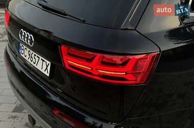 Позашляховик / Кросовер Audi Q7 2018 в 