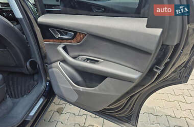 Внедорожник / Кроссовер Audi Q7 2015 в 