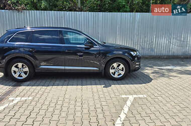 Внедорожник / Кроссовер Audi Q7 2015 в 