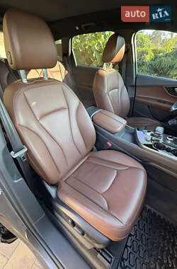Внедорожник / Кроссовер Audi Q7 2018 в 