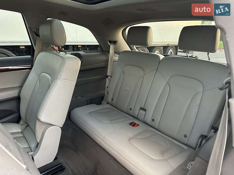 Позашляховик / Кросовер Audi Q7 2010 в Стрию