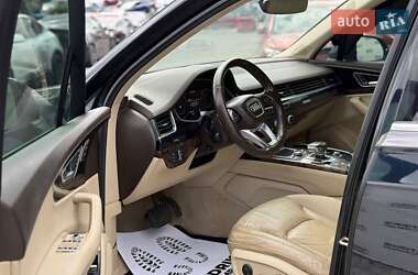 Внедорожник / Кроссовер Audi Q7 2017 в 