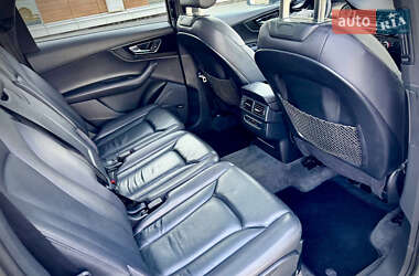 Позашляховик / Кросовер Audi Q7 2017 в 