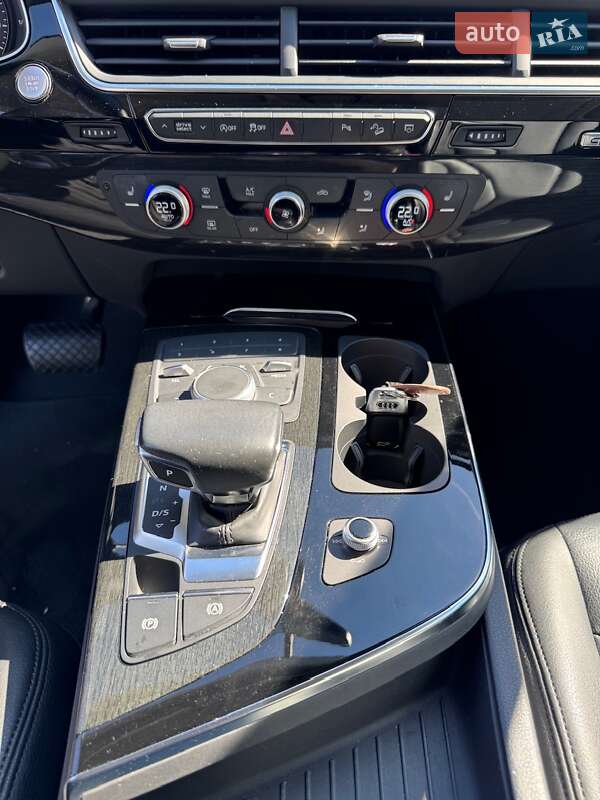 Внедорожник / Кроссовер Audi Q7 2018 в Киеве