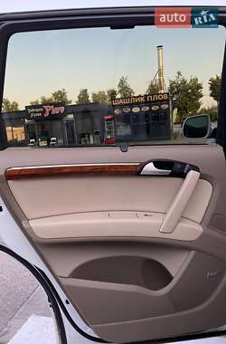 Внедорожник / Кроссовер Audi Q7 2013 в 