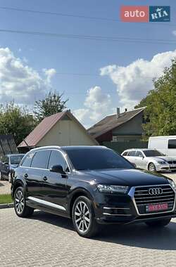 Позашляховик / Кросовер Audi Q7 2017 в 