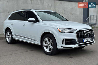 Позашляховик / Кросовер Audi Q7 2022 в 