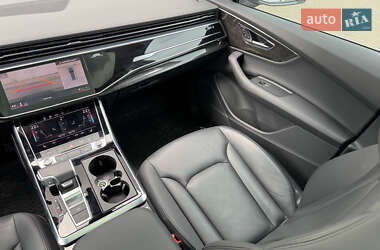 Позашляховик / Кросовер Audi Q7 2022 в 