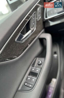 Позашляховик / Кросовер Audi Q7 2022 в 