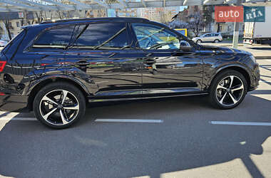 Внедорожник / Кроссовер Audi Q7 2018 в 