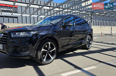 Внедорожник / Кроссовер Audi Q7 2018 в 
