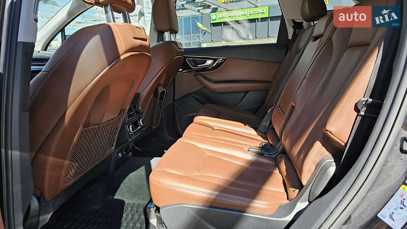 Позашляховик / Кросовер Audi Q7 2018 в Обухові