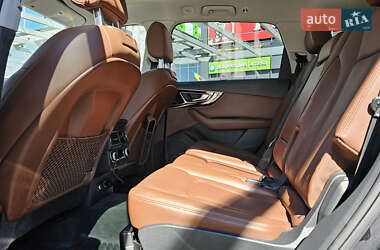 Внедорожник / Кроссовер Audi Q7 2018 в 