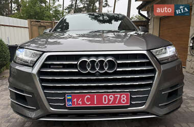Внедорожник / Кроссовер Audi Q7 2017 в 