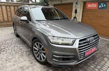 Внедорожник / Кроссовер Audi Q7 2017 в 