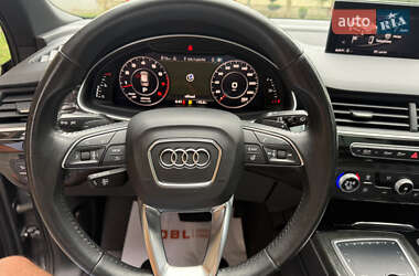 Внедорожник / Кроссовер Audi Q7 2017 в 