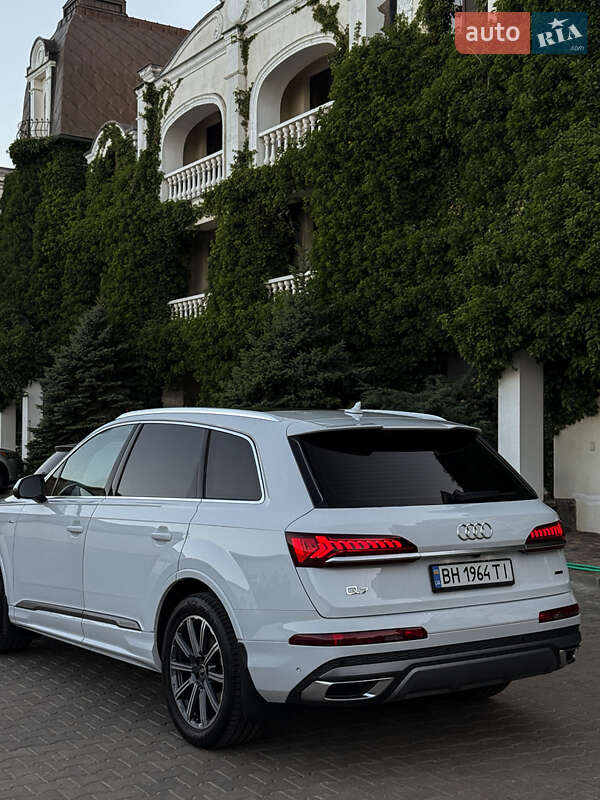 Позашляховик / Кросовер Audi Q7 2021 в Одесі