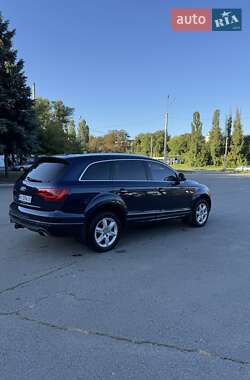 Внедорожник / Кроссовер Audi Q7 2012 в 