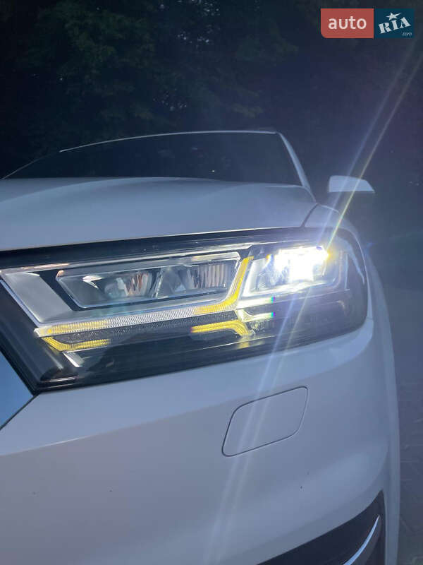 Позашляховик / Кросовер Audi Q7 2015 в Тернополі