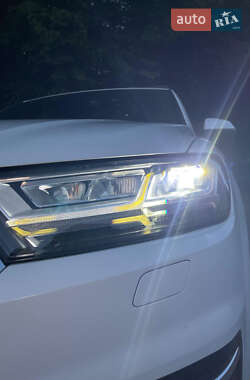 Внедорожник / Кроссовер Audi Q7 2015 в 