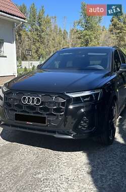 Позашляховик / Кросовер Audi Q7 2025 в 