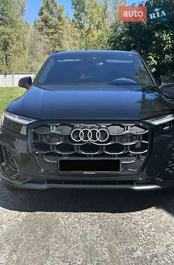 Позашляховик / Кросовер Audi Q7 2025 в 