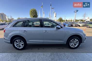 Внедорожник / Кроссовер Audi Q7 2018 в 