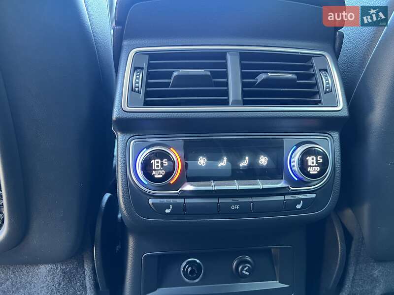 Позашляховик / Кросовер Audi Q7 2018 в Києві фото 17 Позашляховик / Кросовер Audi Q7 2018 в Києві