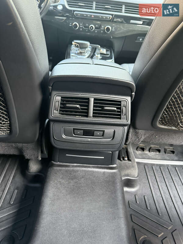 Позашляховик / Кросовер Audi Q7 2015 в Косові фото 10 Позашляховик / Кросовер Audi Q7 2015 в Косові