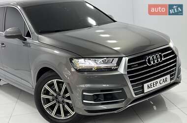 Позашляховик / Кросовер Audi Q7 2017 в 