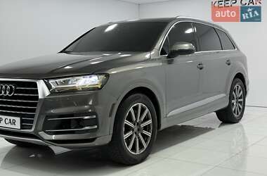 Позашляховик / Кросовер Audi Q7 2017 в 