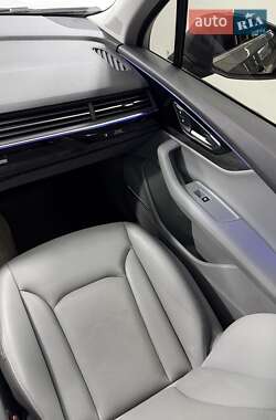 Позашляховик / Кросовер Audi Q7 2017 в 