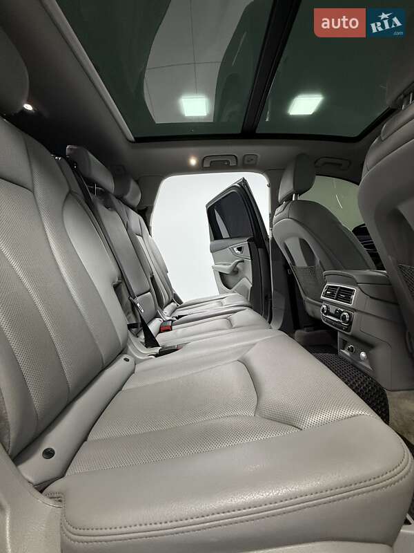 Позашляховик / Кросовер Audi Q7 2017 в Одесі