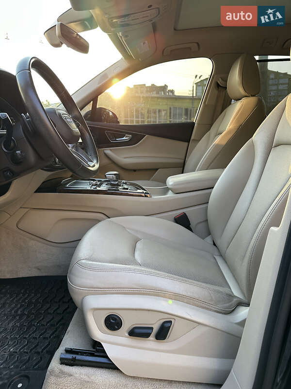 Позашляховик / Кросовер Audi Q7 2016 в Івано-Франківську