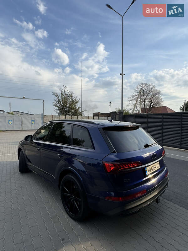 Позашляховик / Кросовер Audi Q7 2019 в Ужгороді