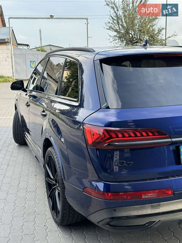 Позашляховик / Кросовер Audi Q7 2019 в Ужгороді