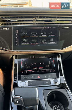 Позашляховик / Кросовер Audi Q7 2019 в 