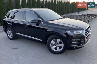 Позашляховик / Кросовер Audi Q7 2017 в 