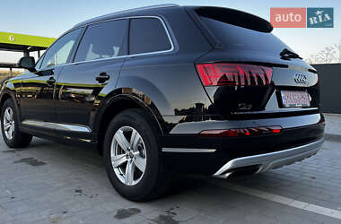 Позашляховик / Кросовер Audi Q7 2017 в 