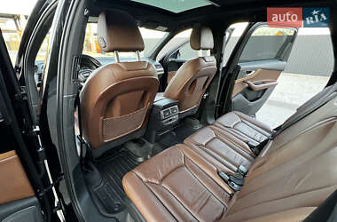 Позашляховик / Кросовер Audi Q7 2017 в 
