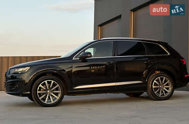 Внедорожник / Кроссовер Audi Q7 2017 в 