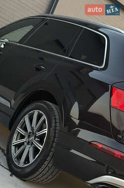 Внедорожник / Кроссовер Audi Q7 2017 в 