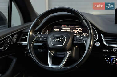 Внедорожник / Кроссовер Audi Q7 2017 в 