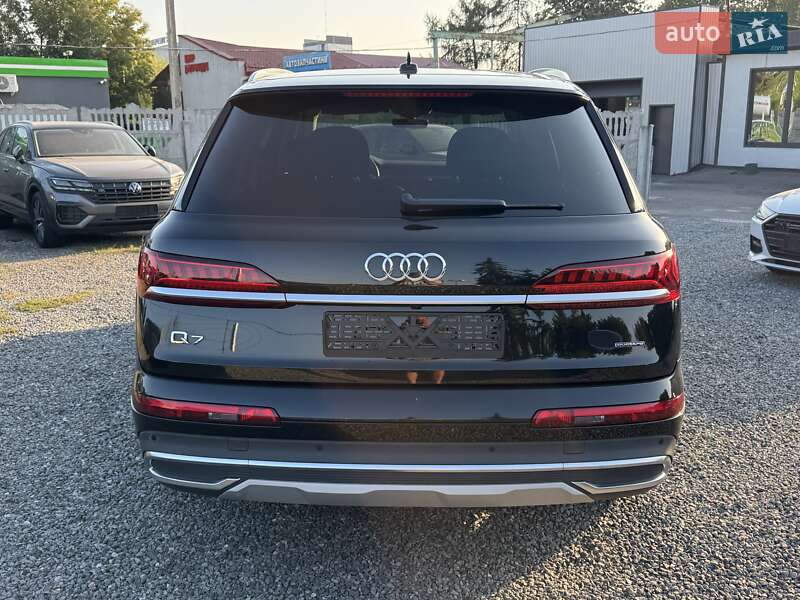 Позашляховик / Кросовер Audi Q7 2022 в Тернополі