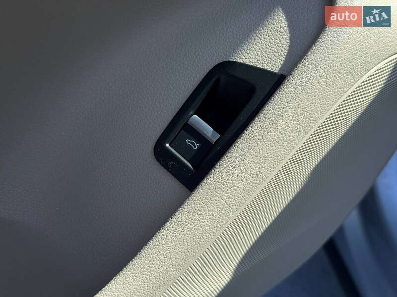 Внедорожник / Кроссовер Audi Q7 2017 в Ровно